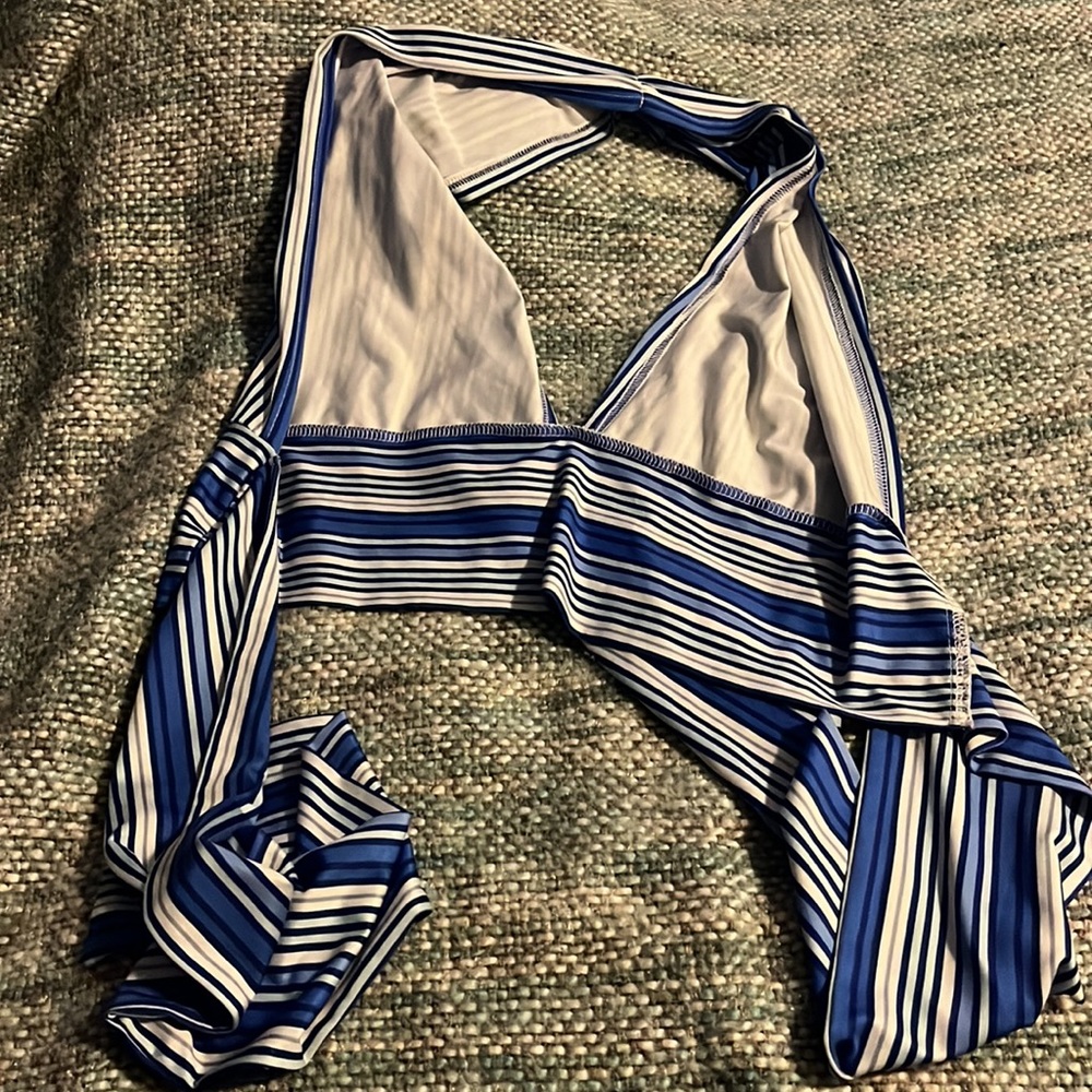 halter top - Picture 4 of 5